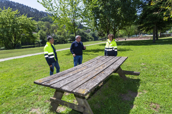 César Rodríguez, cos técnicos Manel Rodríguez e Eva María Barrio