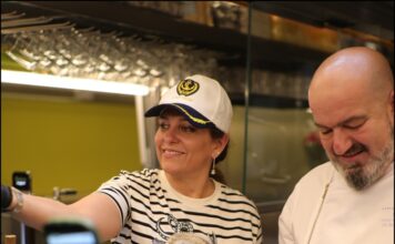 Os carballiñeses Paco Gómez e Silvia Baranda levan o pulpo ao Santiago Bernabeu