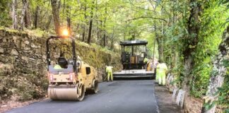 A Área de Medio Rural do Carballiño levou a cabo o asfaltado da pista ao núcleo de San Fiz do Barón