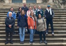 O presidente do Inorde recibe, na escalinata da Catedral de Ourense, aos turoperadores do fam trip pola Vía da Prata