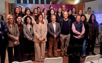 Mulleres emprendedoras de toda a provincia intercambian experiencias no futuro ‘Museo do Papel’ do Carballiño