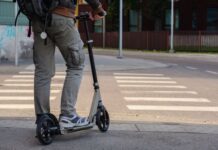 A Policía Local do Carballiño reforzará os controis sobre patinetes eléctricos para garantir a seguridade viaria