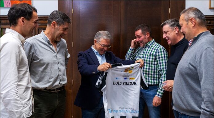 Luis Menor felicita ao Antela CF polo seu triplo ascenso que marca un “fito histórico” no fútbol provincial