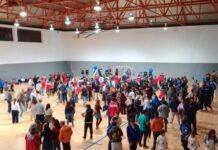 Os participantes no campionato nacional de fútbol sala de Special Olympics desfrutaron dunha festa no Paco Chao