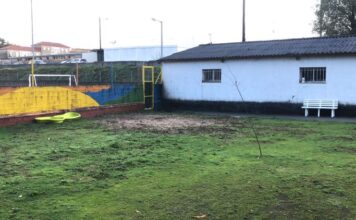 O Concello do Carballiño mellora a drenaxe do patio de infantil nas instalacións do CEIP Calvo Sotelo na Uceira