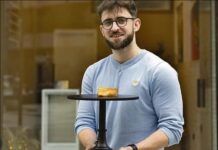 O Doce Asedio do carballiñés Anxo Suárez: Cando unha Tarta de Queixo Conquista Galicia