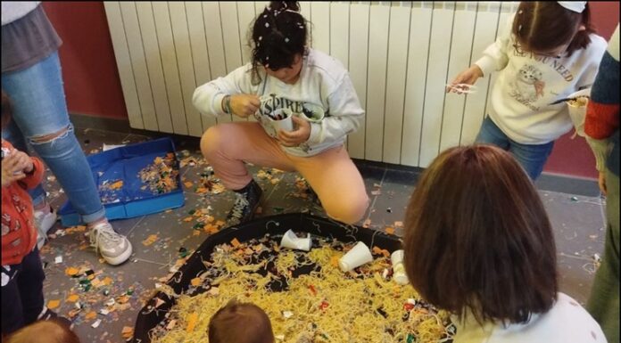 A rapazada do Pai, do Ceip e o Anpa de Sandiás organizan uns variados e expléndidos obradoiros e xogos para celebrar o samaín