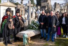 A Deputación pon en valor o legado de Blanco Amor na tradicional ofrenda floral no cemiterio de San Francisco