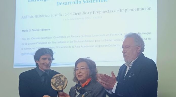 A investigadora Marita Souto recibíu o ‘Torques de Honra’ en recoñecemento a súa traxectoria no eido do termalismo