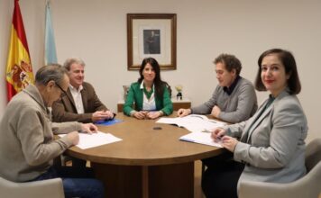 O alcalde do Carballiño, Francisco Fumega, reuniuse coa conselleira de Vivenda e Infraestruturas, María Martínez