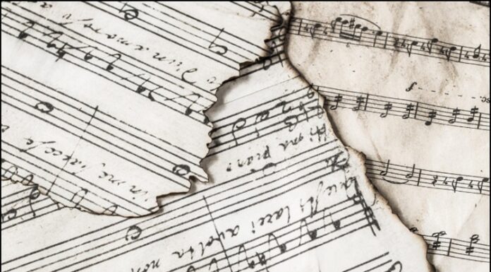 César Morán: “Escrever à mão”