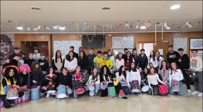 O IES Nº1 de Carballiño presenta o seu novo grupo de Batucada, unha aposta pola música e a cohesión escolar