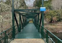 A Concellería de Medio Ambiente restaura a pasarela de ferro sobre o Arenteiro no Parque Municipal