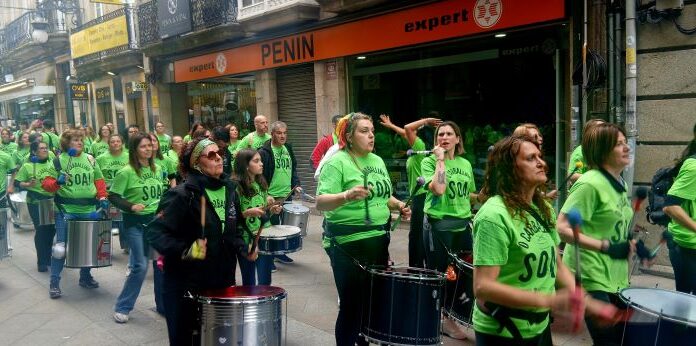 O festival ‘O Carballiño Soa!’ voltou atronar a vila con 200 percusionistas esta fin de semana