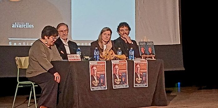 Senén Barro presentou ante estudantes do Carballiño o seu libro “Poden pensar as máquinas?”