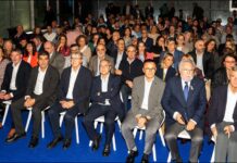 Luis Menor felicita a Jorge Bermello polo recoñecemento á súa traxectoria nos Premios Comercio Galego 2026