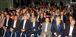 Luis Menor felicita a Jorge Bermello polo recoñecemento á súa traxectoria nos Premios Comercio Galego 2026